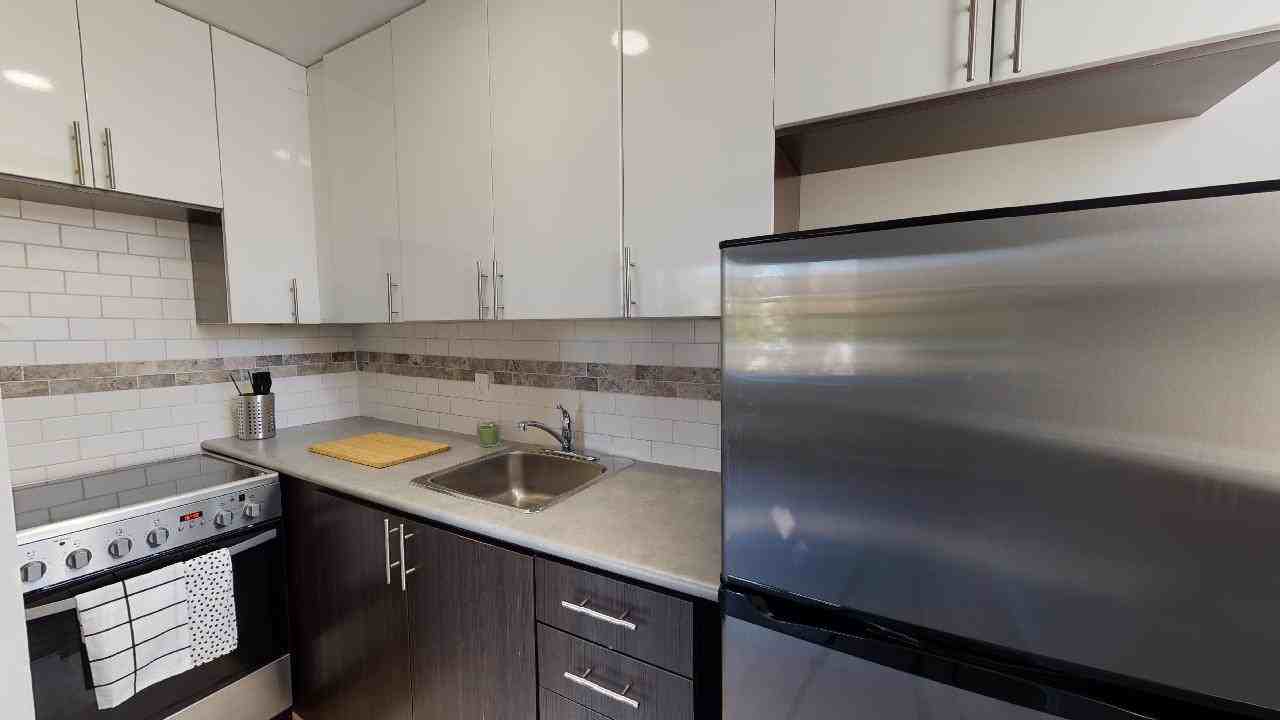 1276 Dorchester - Photo 4 of 8