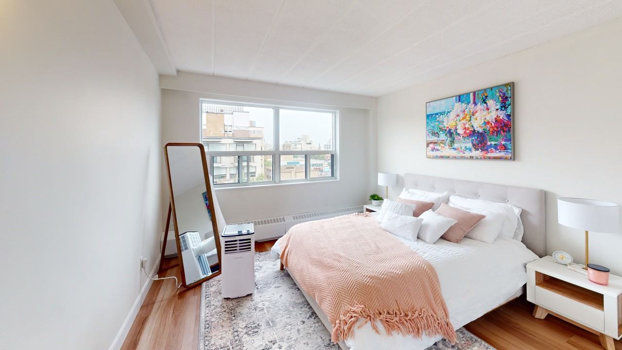 218 Maclaren - Photo 2 of 15