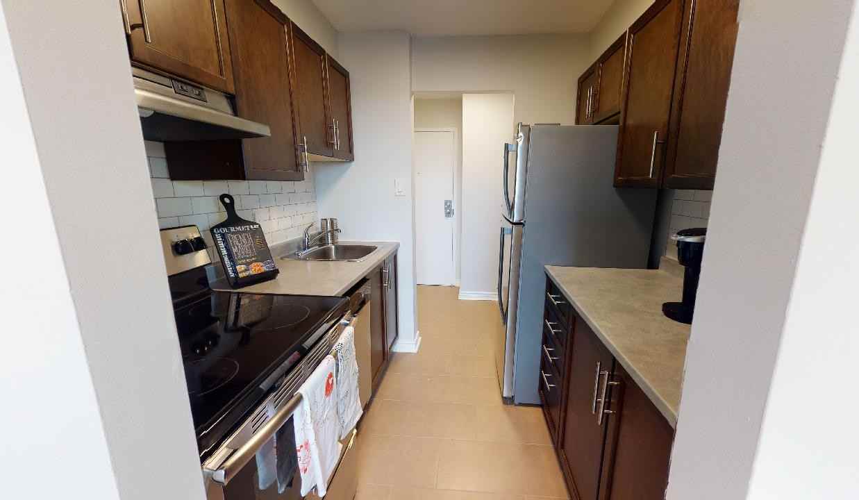 860 Blackthorne - Photo 4 of 12