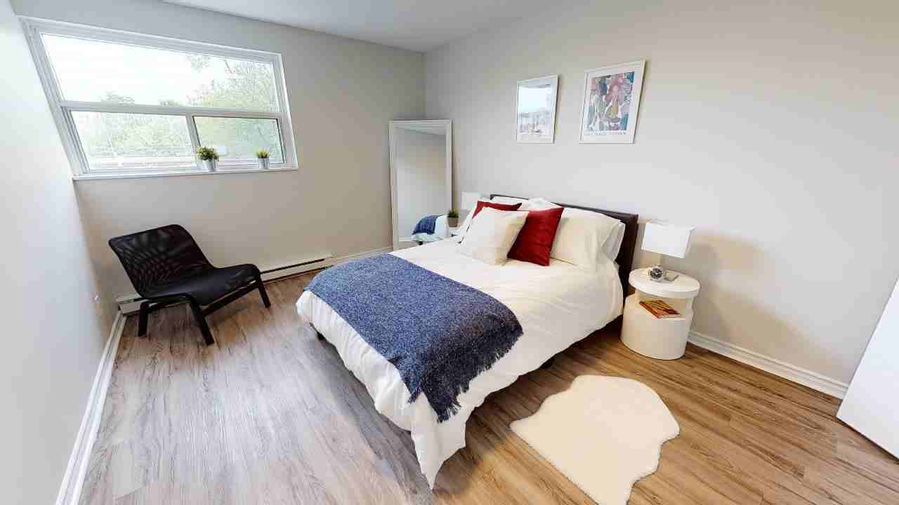 860 Blackthorne - Photo 5 of 12