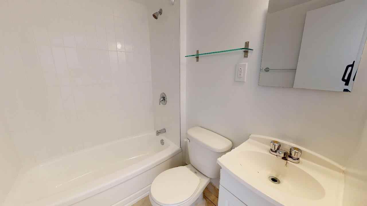 235 Sherbrooke - Photo 7 of 50