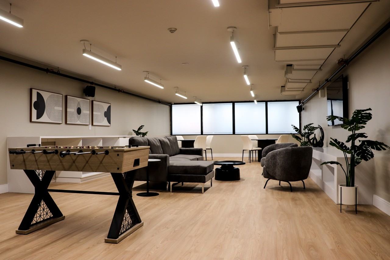 100 Main - Photo 4 of 40