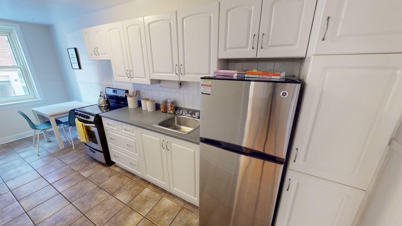 225 MacLaren - Photo 2 of 20