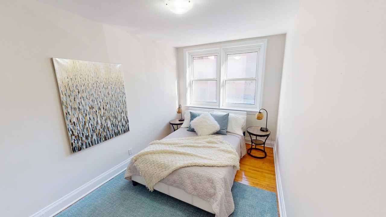 225 MacLaren - Photo 4 of 20