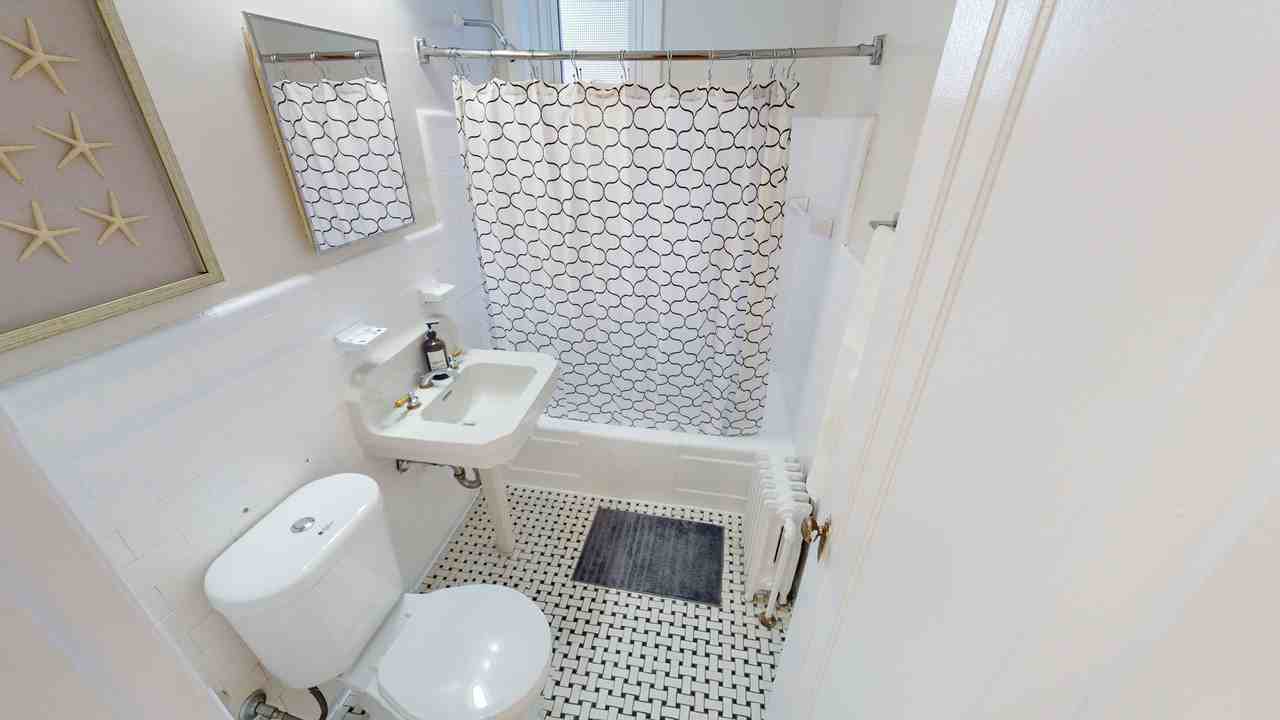 225 MacLaren - Photo 6 of 20