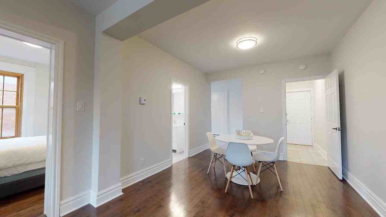 4560 Sainte-Catherine - Photo 7 of 12