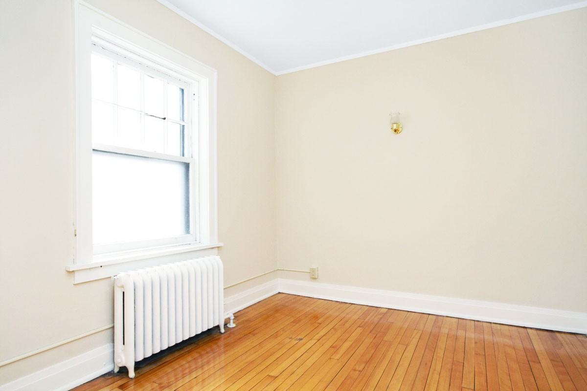 447 Somerset - Photo 4 of 7