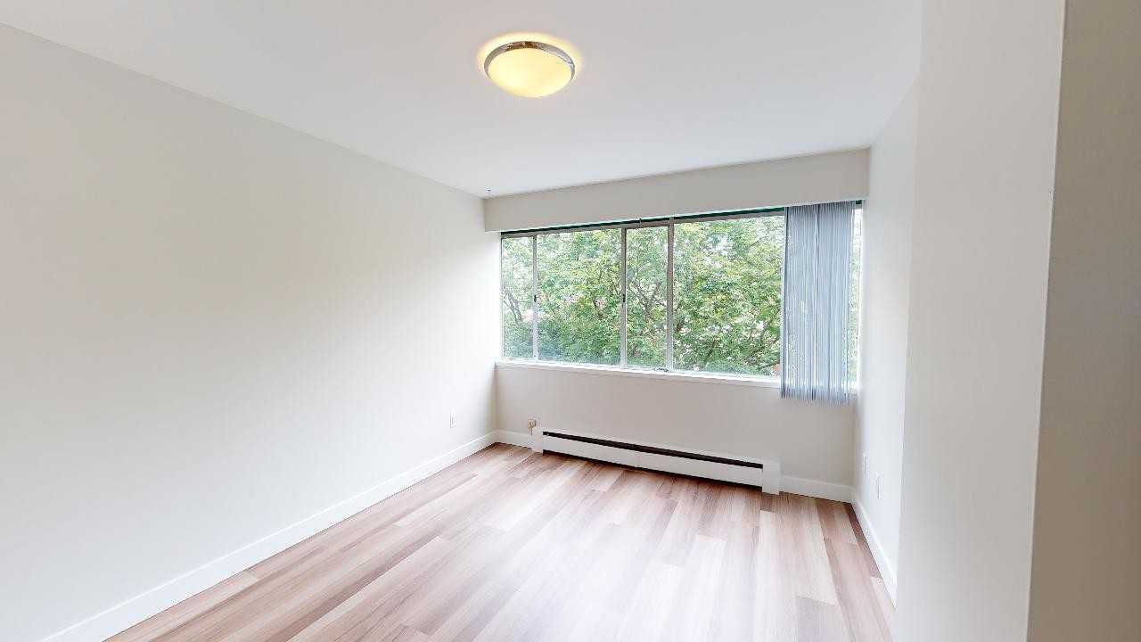 1270 Nicola - Photo 7 of 11