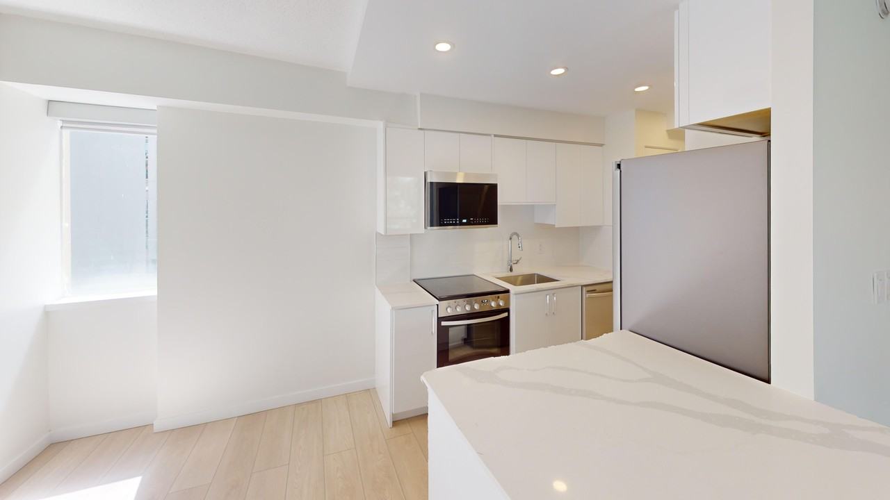 The Windsor - Photo 2 of 13