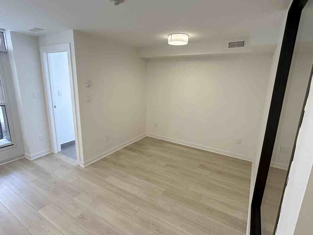 920 Inverhouse - Photo 6 of 25