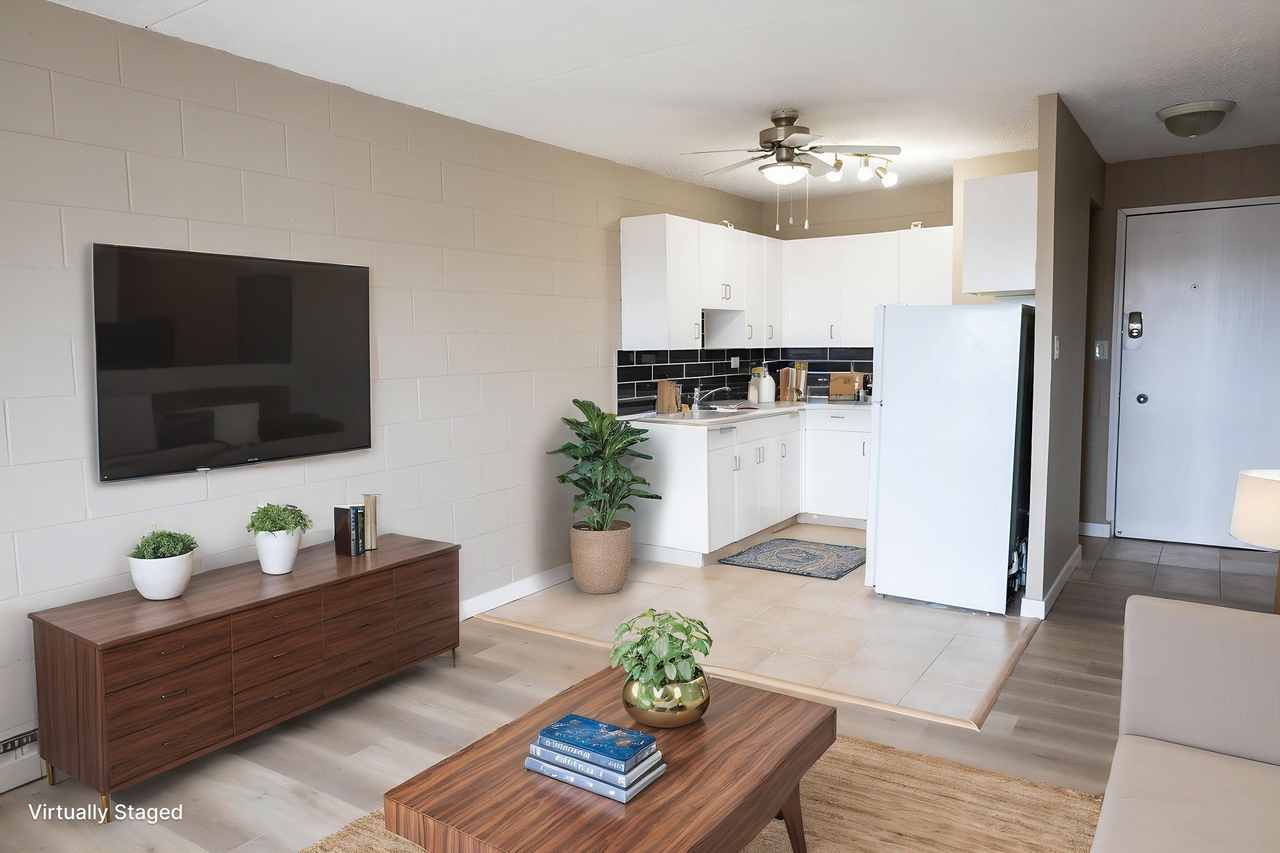 Astoria Manor - Photo 4 of 16