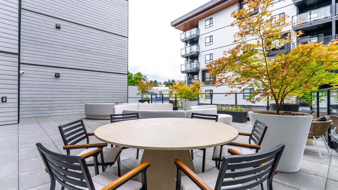 Meridian - Photo 5 of 25