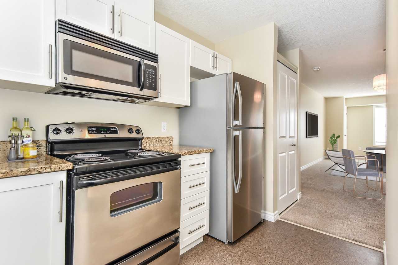 225 Riddell Street - Photo 7 of 50