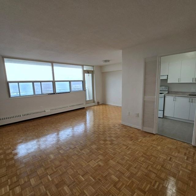 1010 Broadview Ave - Photo 3 of 50