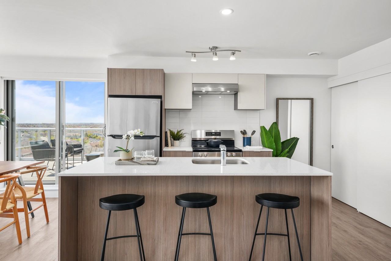 Manett - Photo 2 of 44