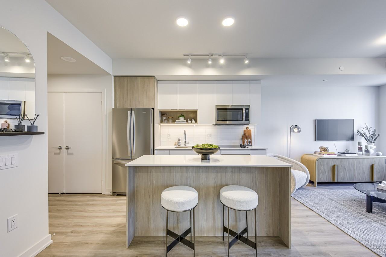 Dialogue - Photo 2 of 22