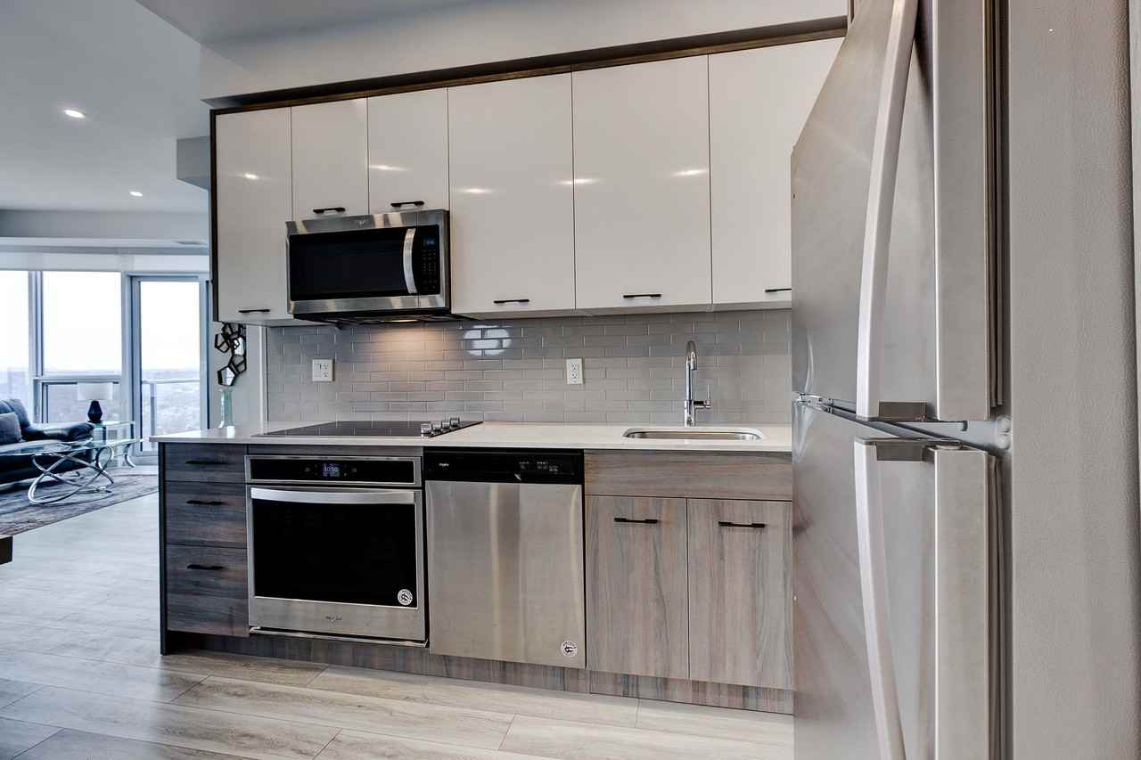 Marquee Residence - Photo 5 of 20