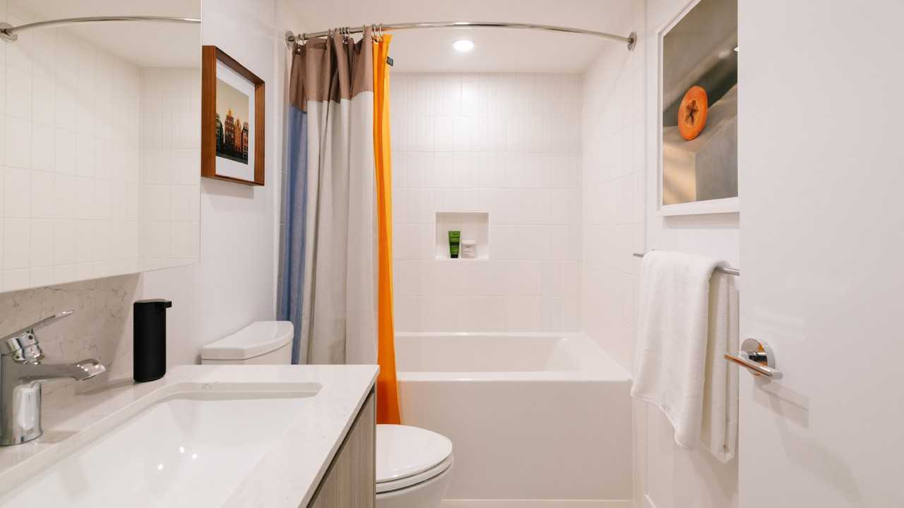 Broadview - Photo 6 of 46