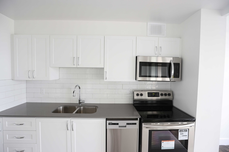 282-288 Romaine Street - Photo 2 of 9