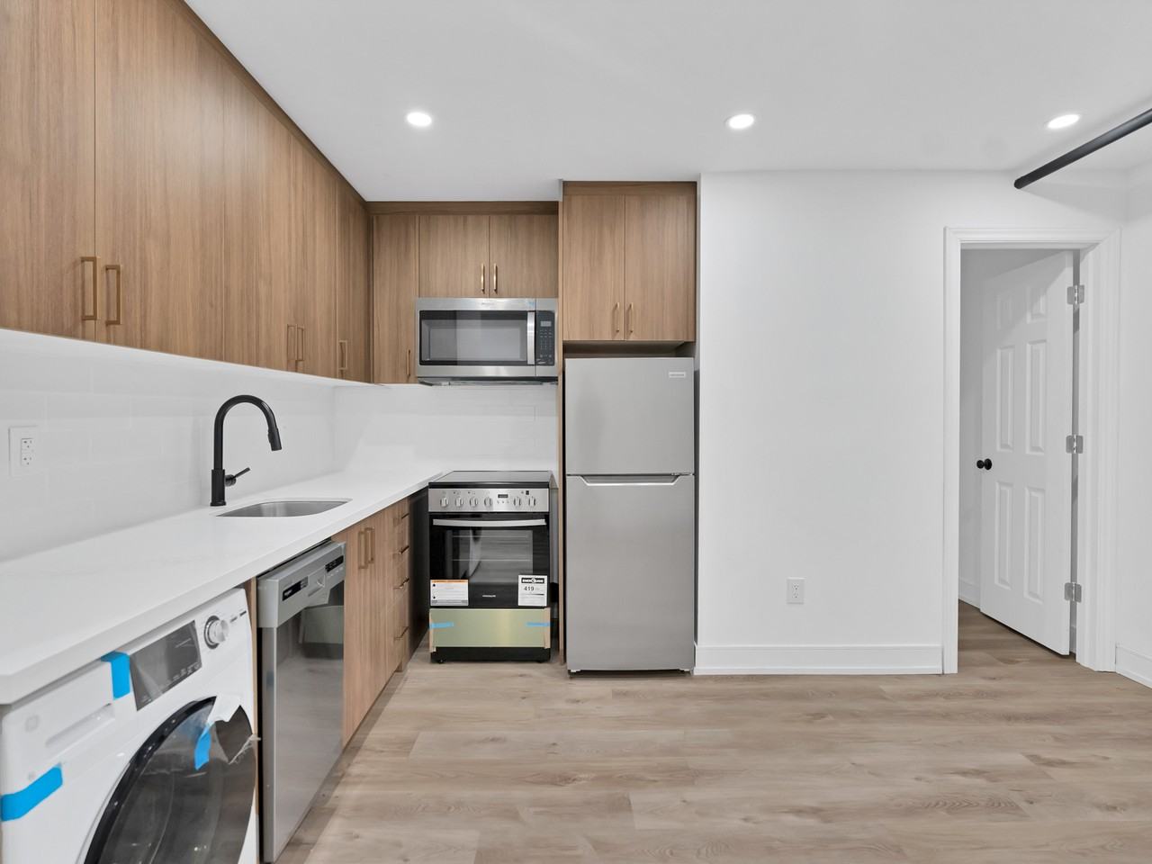 917 St. Clair Avenue West - Photo 4 of 50