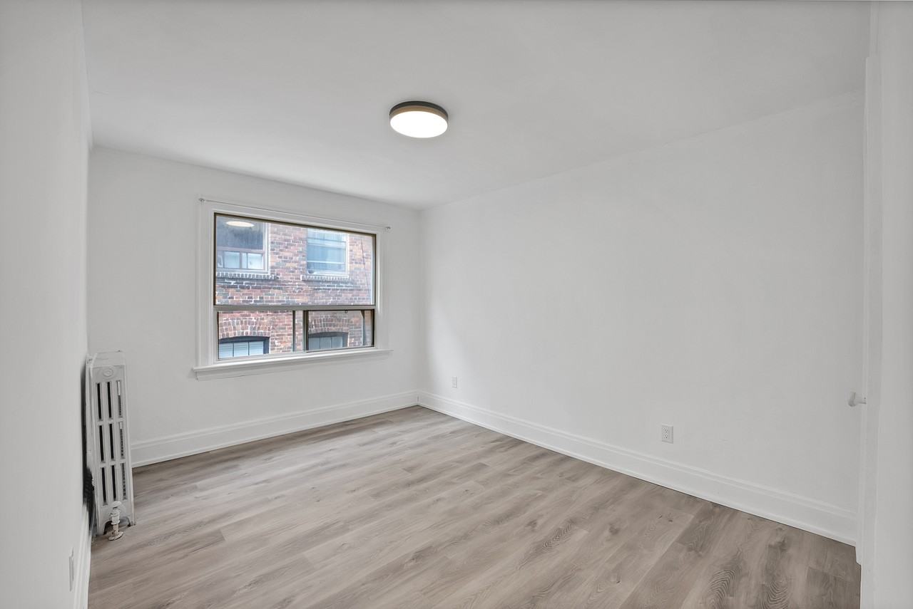 917 St. Clair Avenue West - Photo 6 of 50