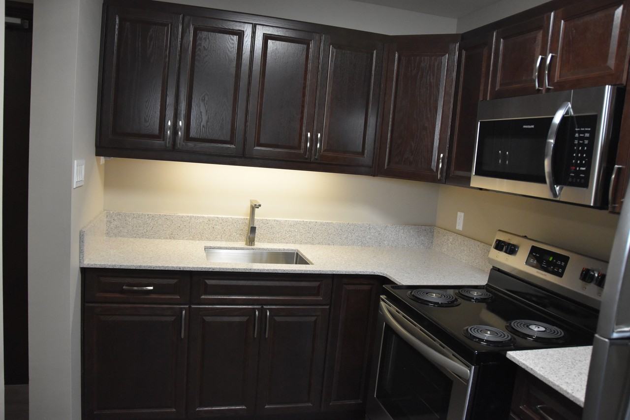 1035 Powers Street - Photo 6 of 28