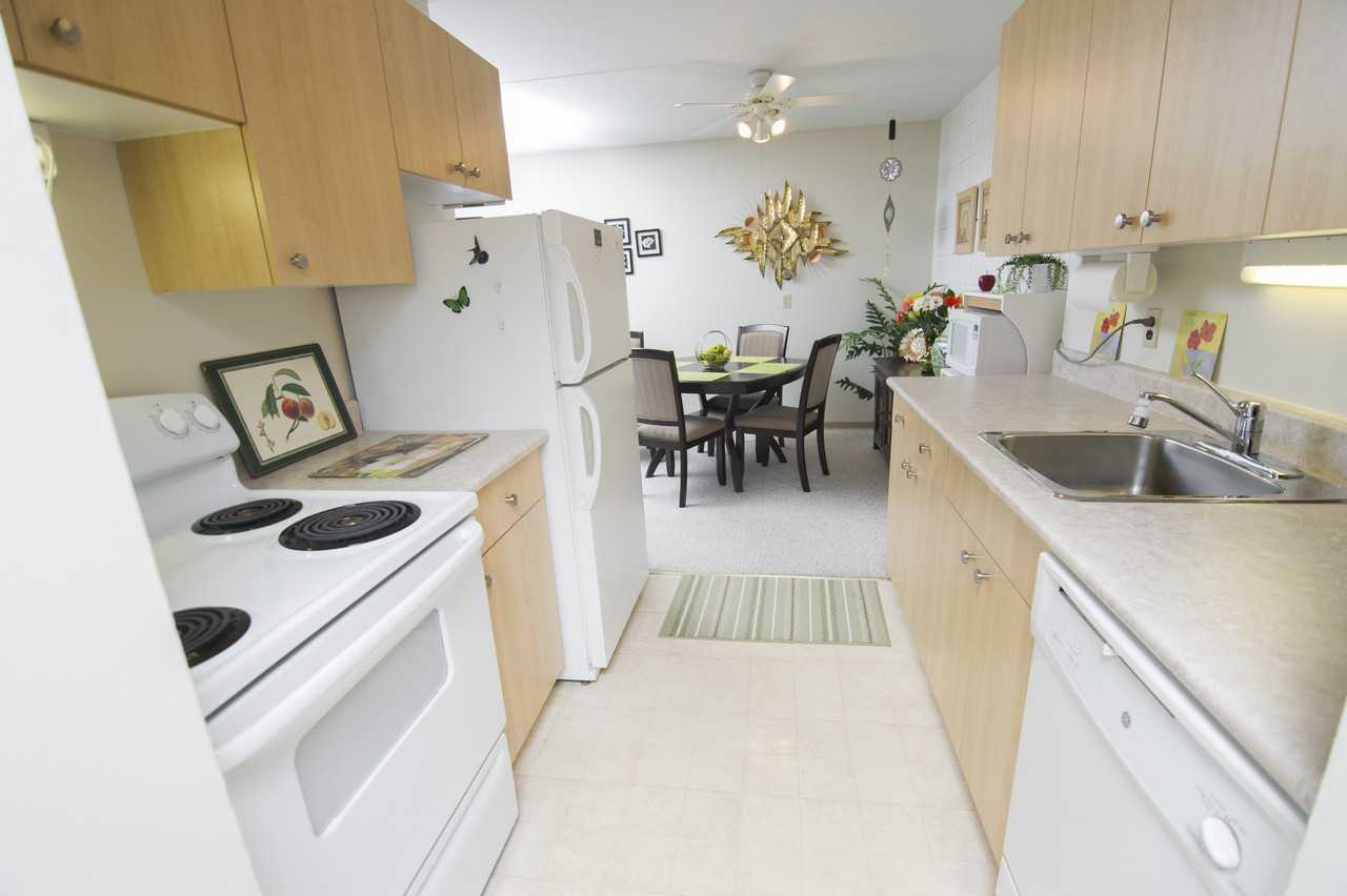 311 Partridge Avenue - Photo 6 of 18