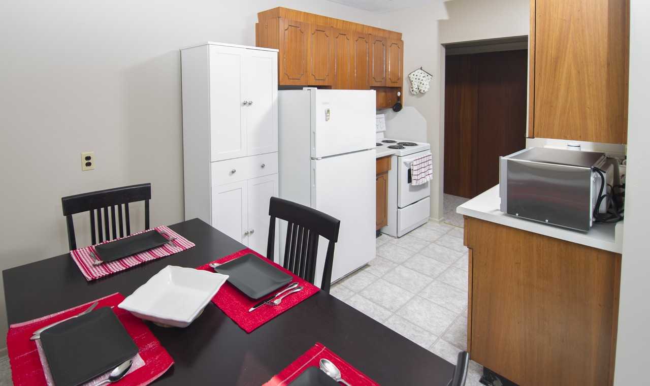 455 Leila Avenue - Photo 4 of 18