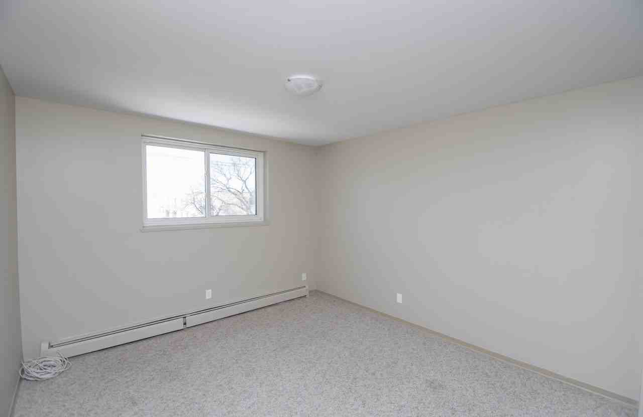 455 Leila Avenue - Photo 6 of 18