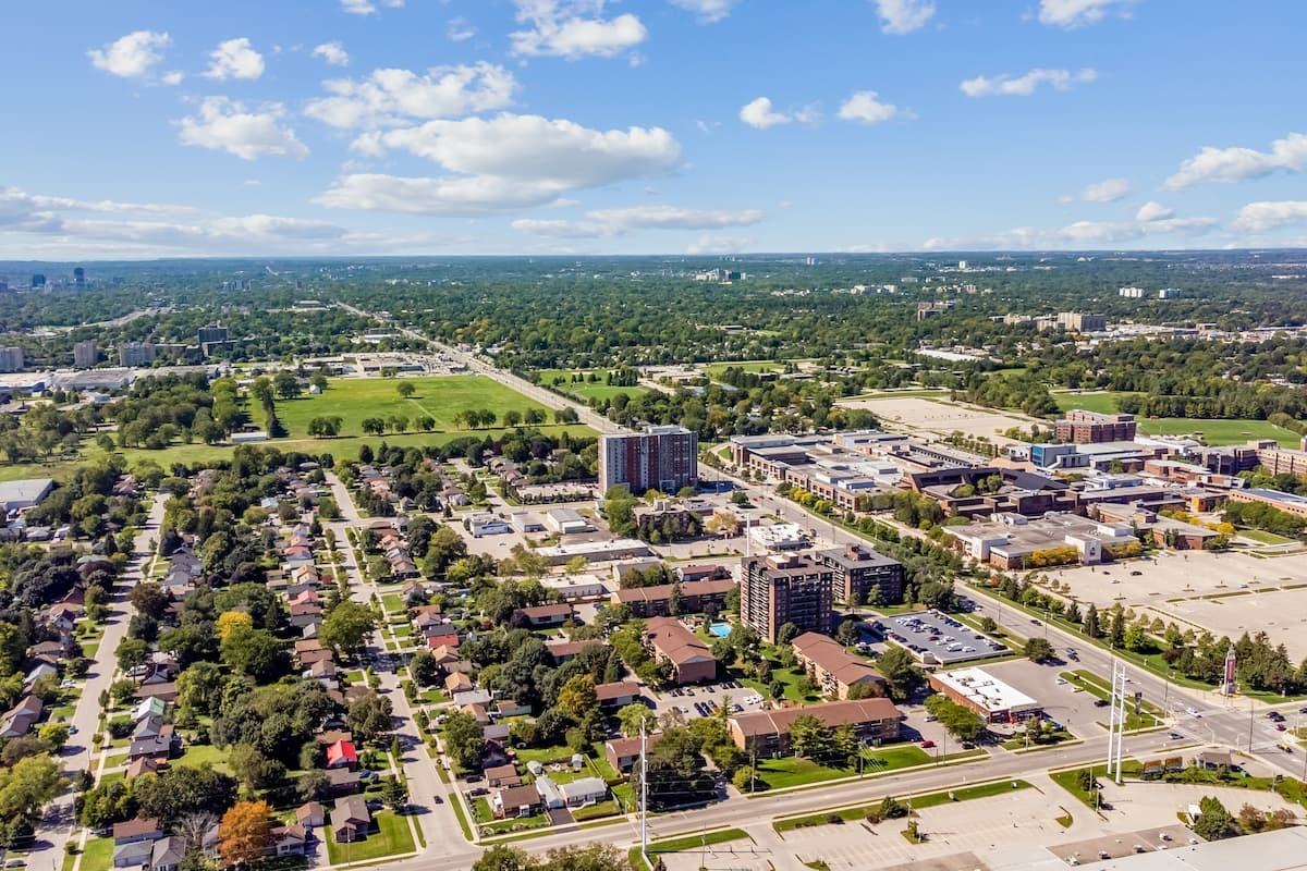 Oxford Square - Photo 7 of 45