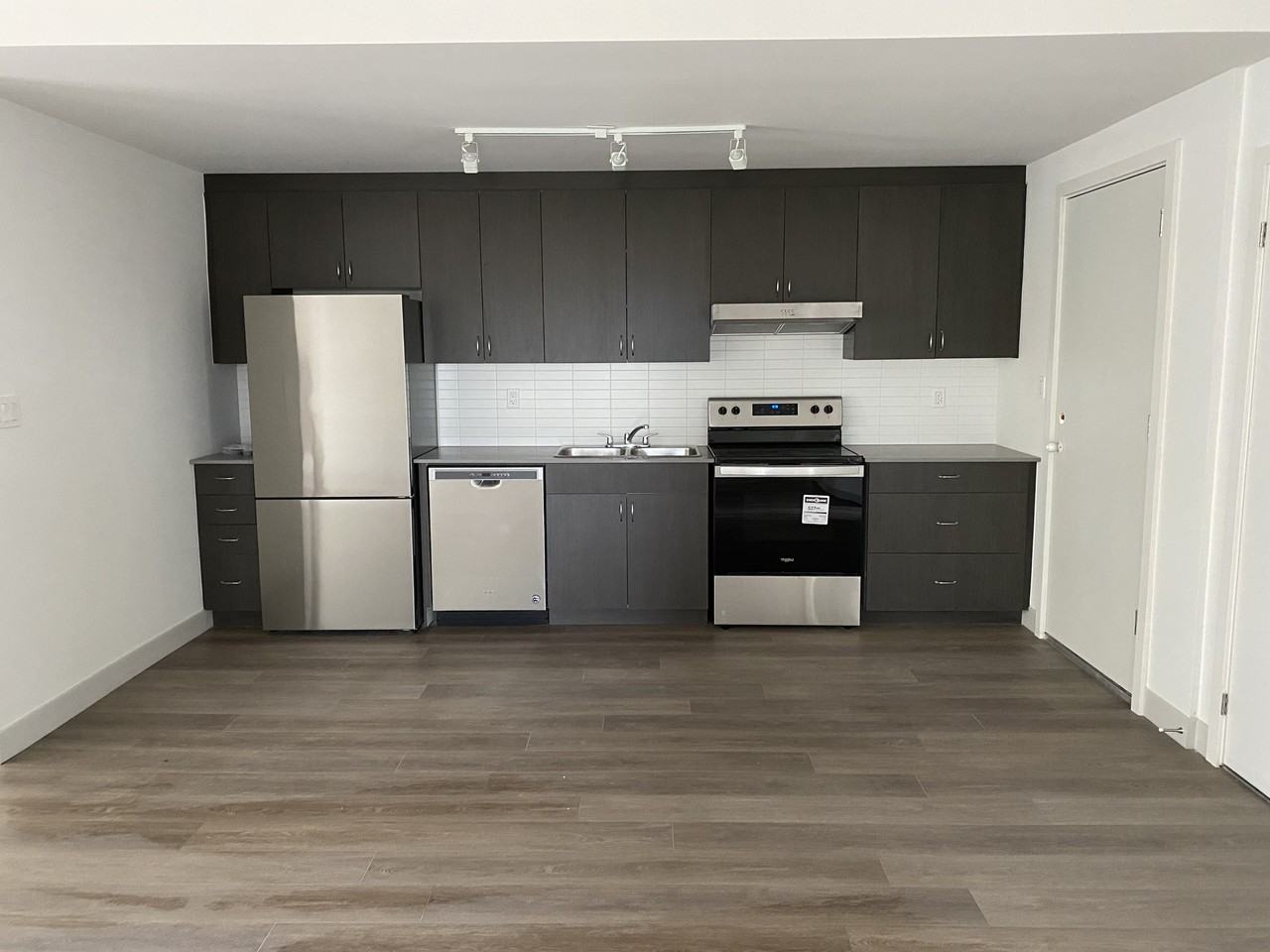 Apartment for rent 37 Antrim Crescent - Photo 5 of 8