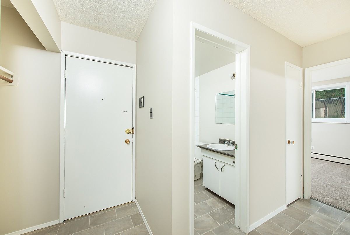 Jasmine Apartments - Photo 7 of 13