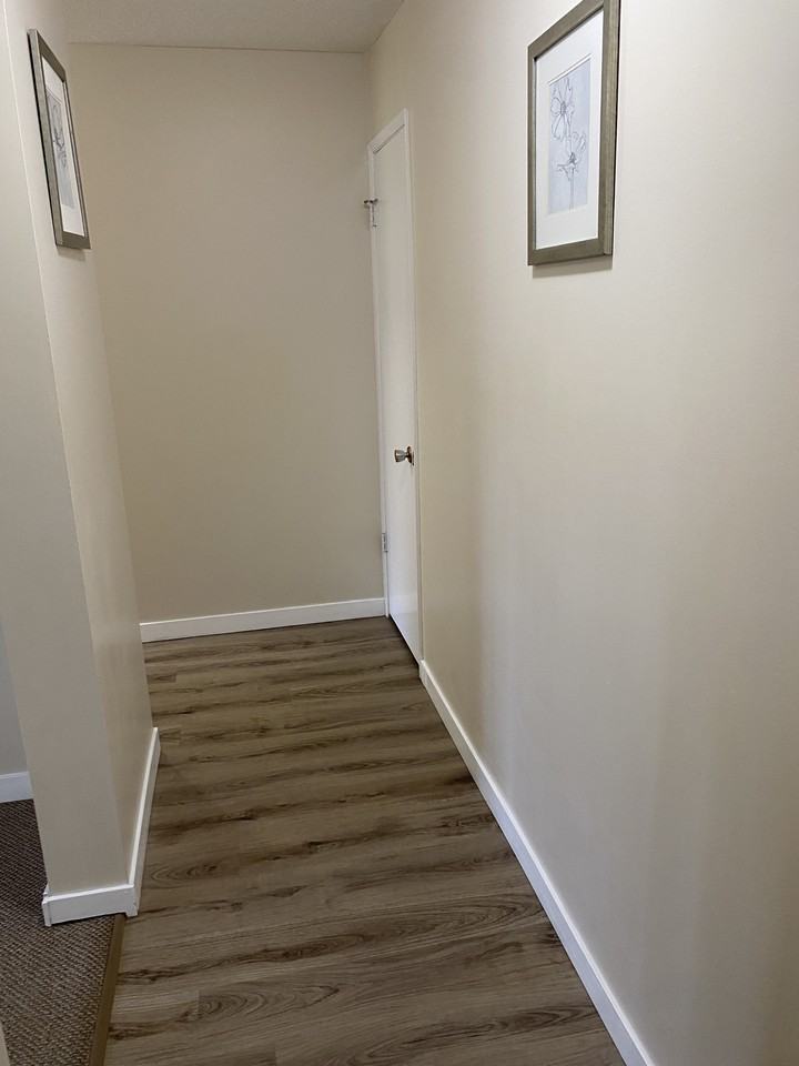 Glenmore Manor - Photo 3 of 8