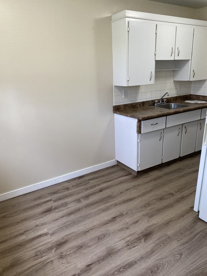 Glenmore Manor - Photo 4 of 8