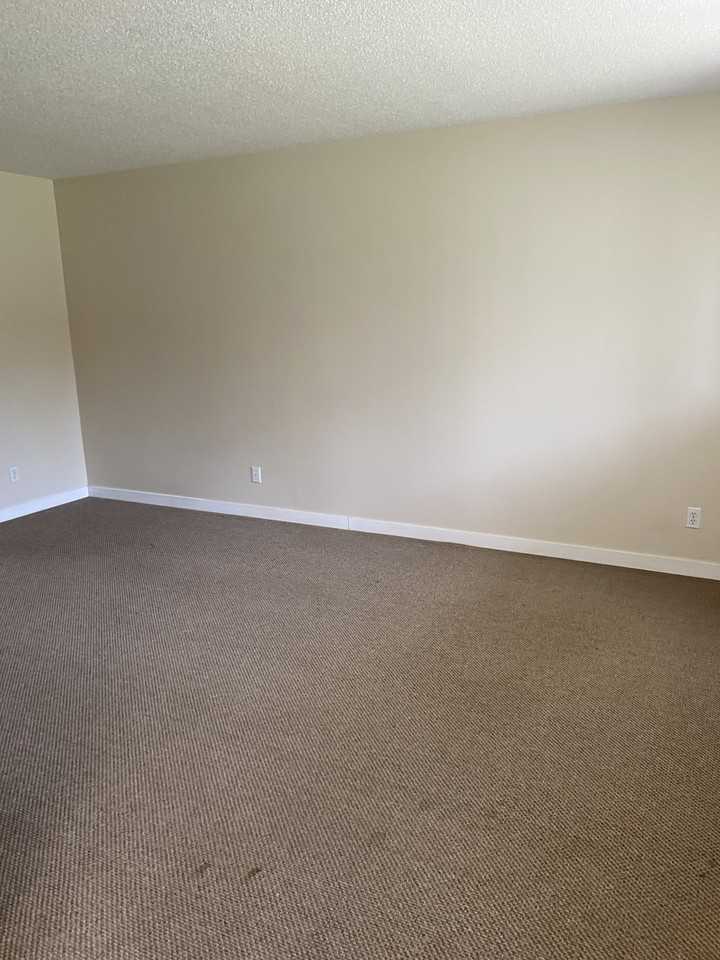 Glenmore Manor - Photo 5 of 8