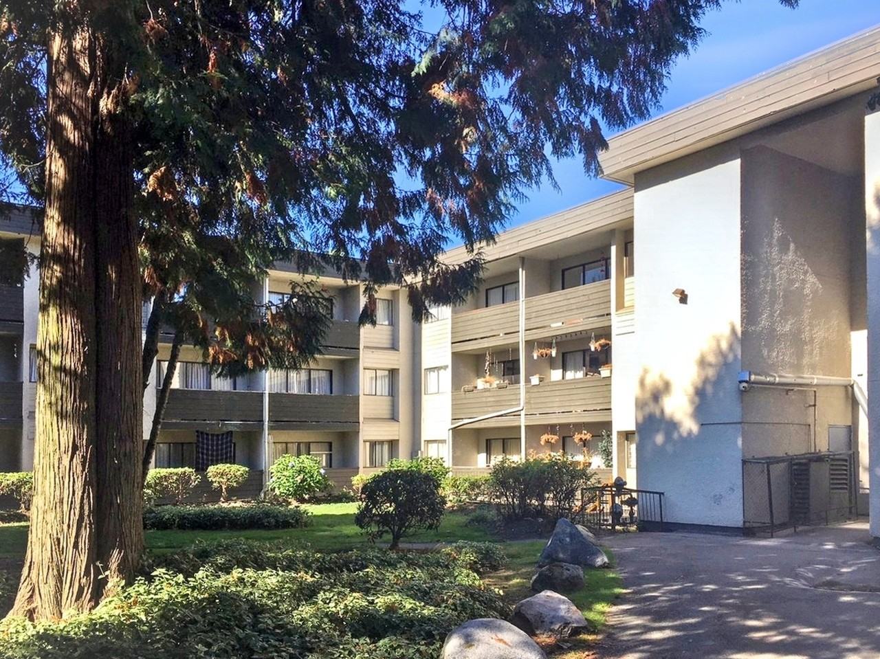 Parkside Apartments - Photo 5 of 12