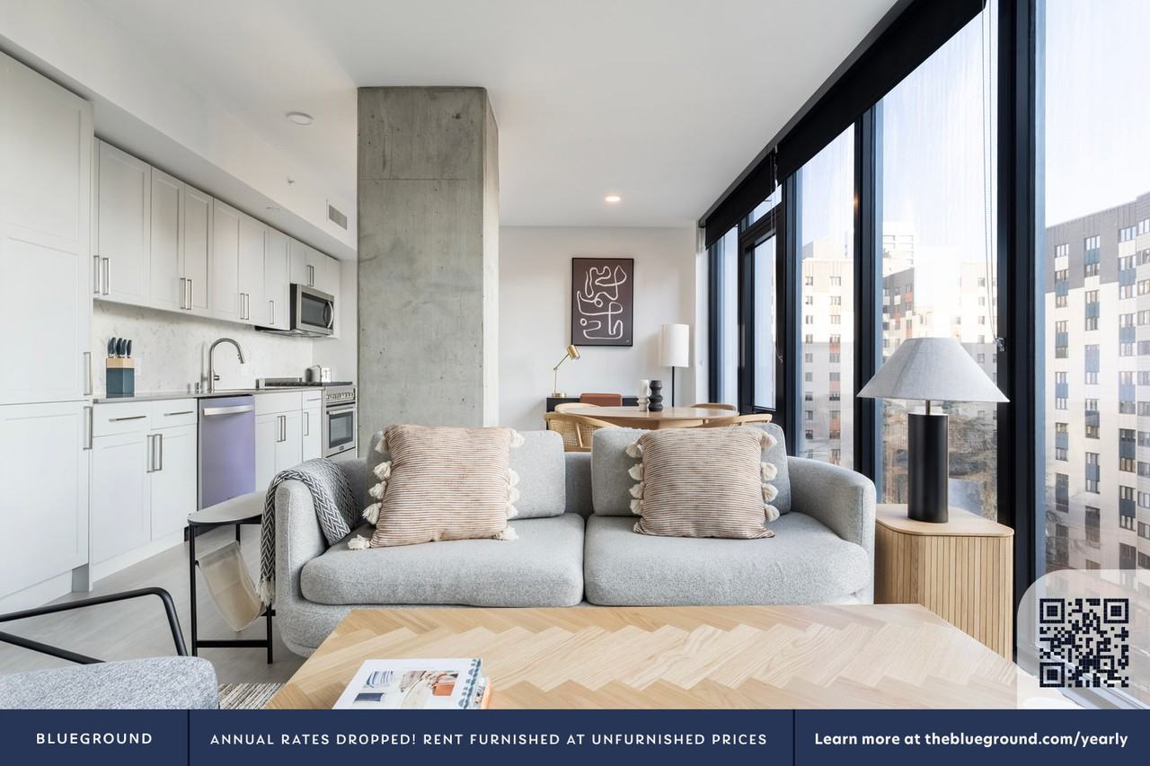 704 Spring Street - Photo 4 of 47