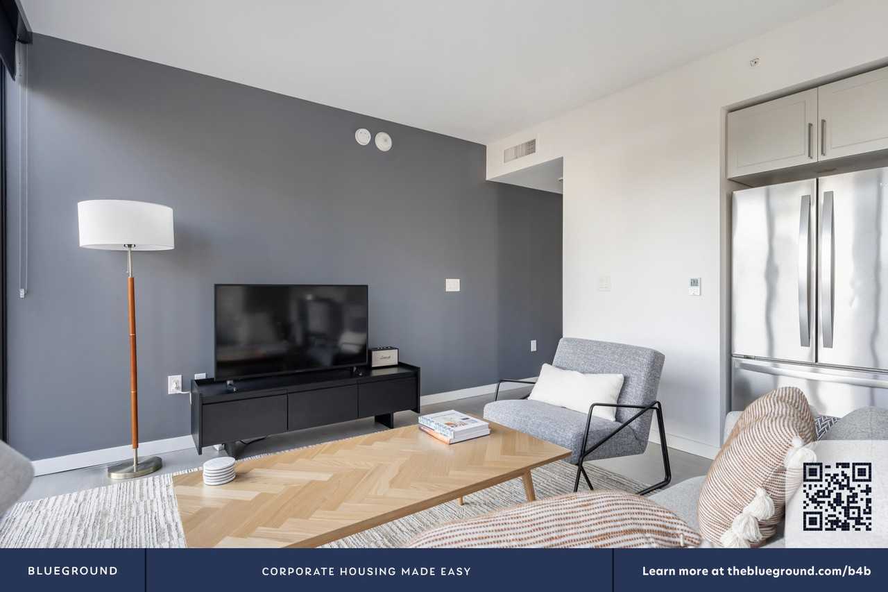 704 Spring Street - Photo 6 of 47