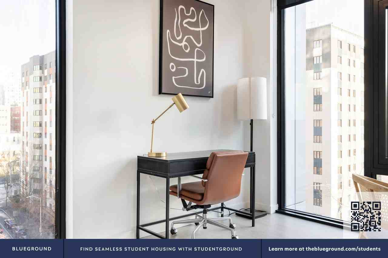 704 Spring Street - Photo 7 of 47