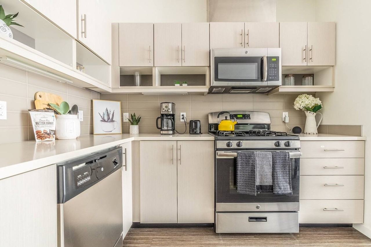 1717 22nd Ave #1364263P - Photo 3 of 32