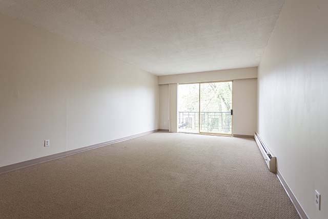 Holly Tree Apartments - Photo 4 of 44