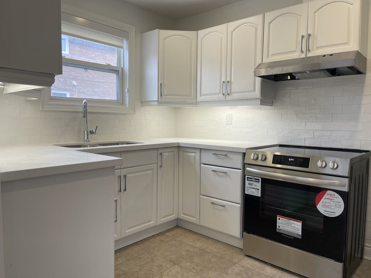 115 Stephen Drive - Photo 4 of 13