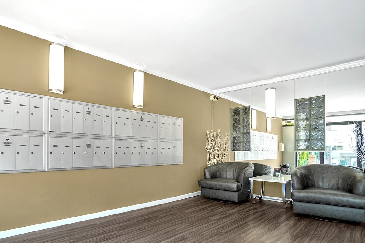 Royal Ridge Apartments - Photo 4 of 9