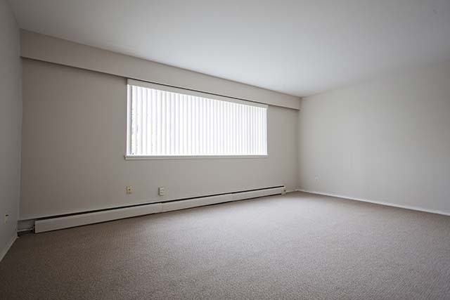 Royal Ridge Apartments - Photo 7 of 9