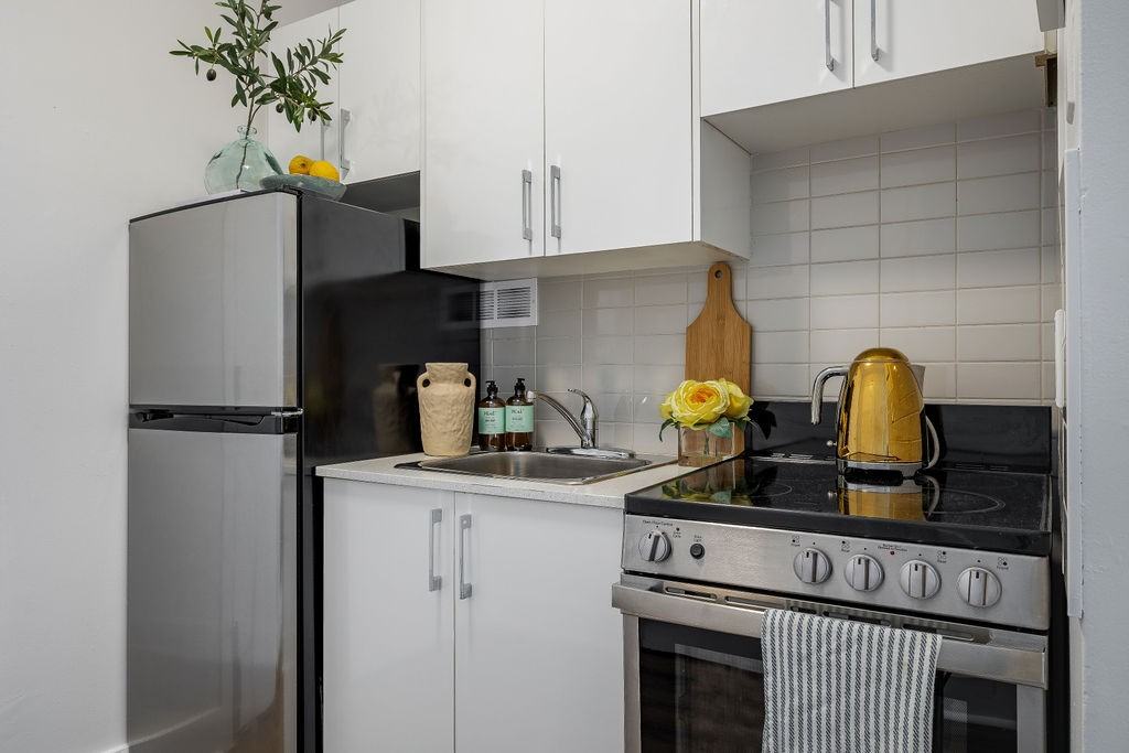 50 Selkirk - Photo 2 of 34