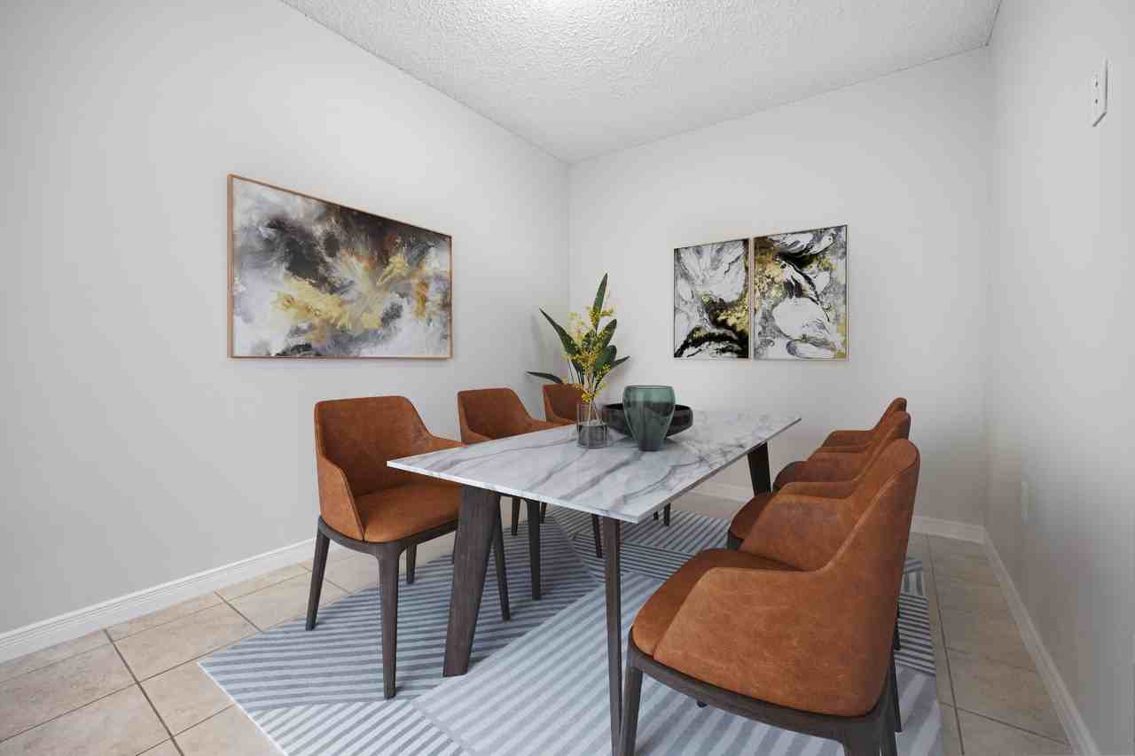 875 Wonderland Road South - Photo 6 of 15