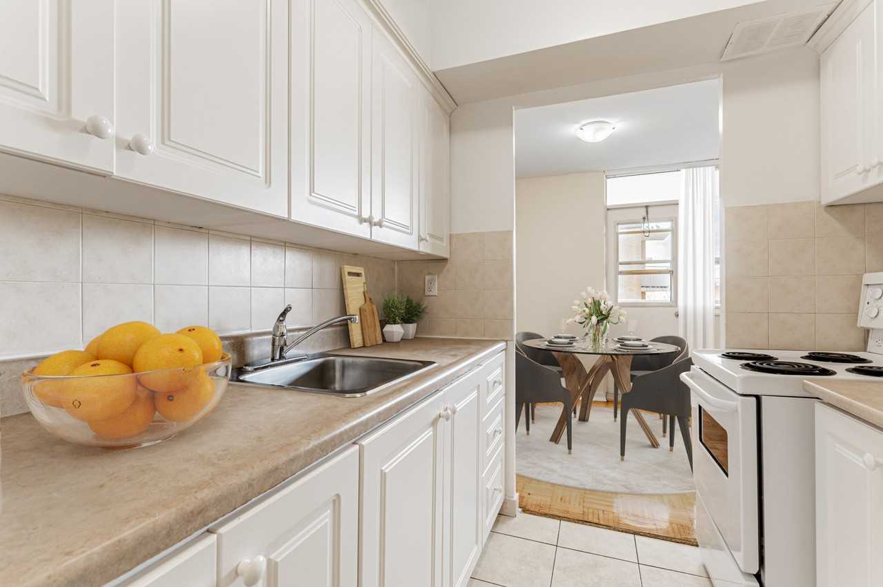 145 St. George Street - Photo 4 of 9