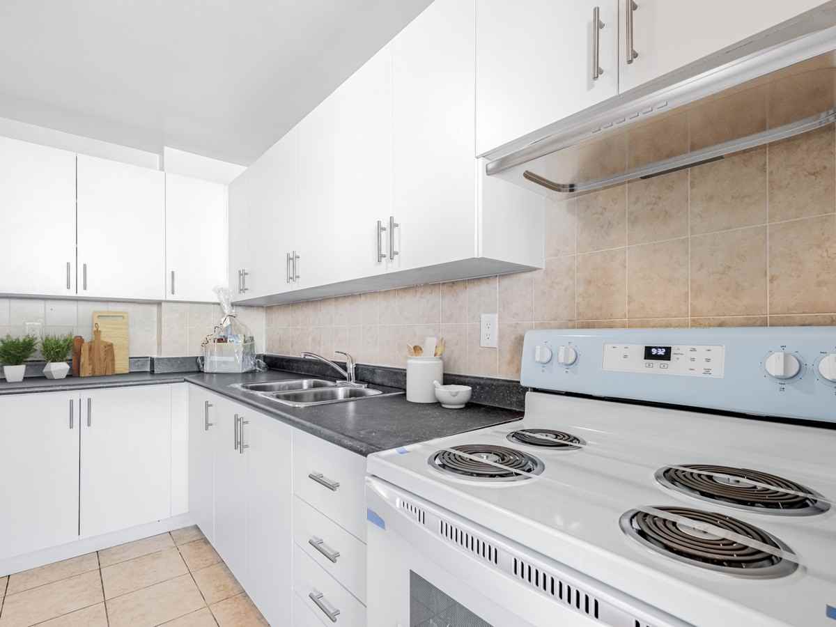 5 Capri Road - Photo 3 of 10