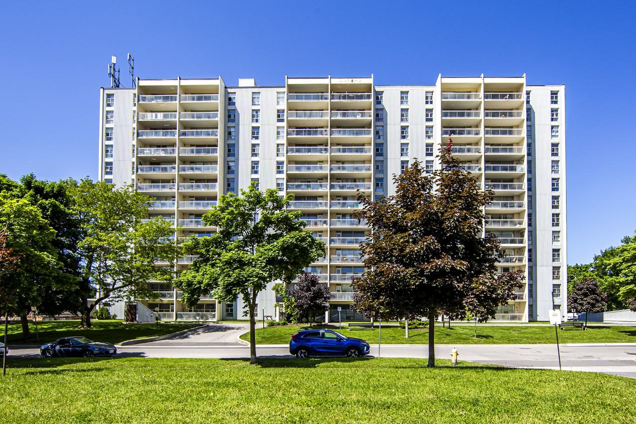 110 Inverlochy Boulevard - Photo 3 of 10