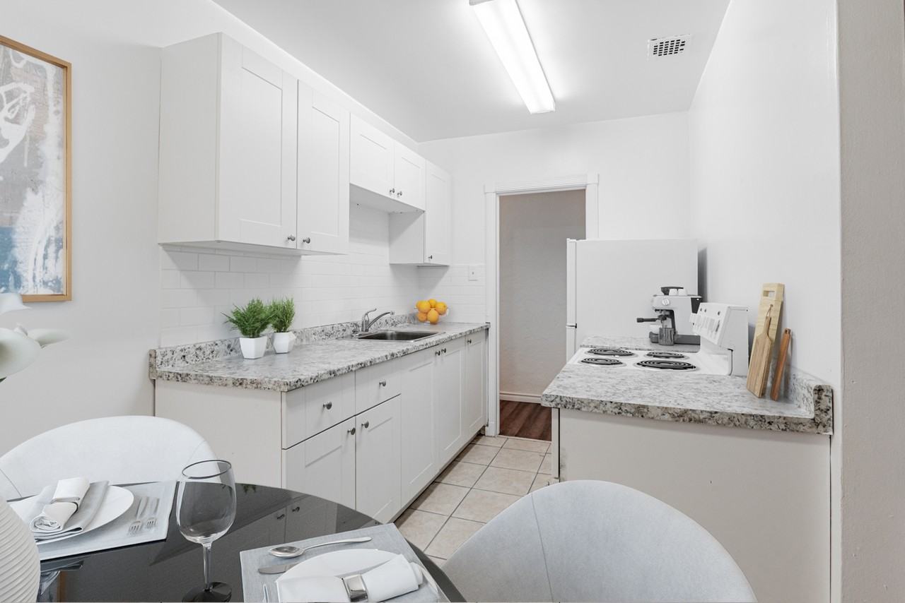 117 Old Forest Hill Road & 725 Eglinton Avenue West - Photo 6 of 11